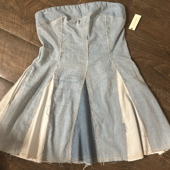 NEW- Pilcro Strapless Seamed Denim Mini Dress - Size Large - Picture 5 of 5